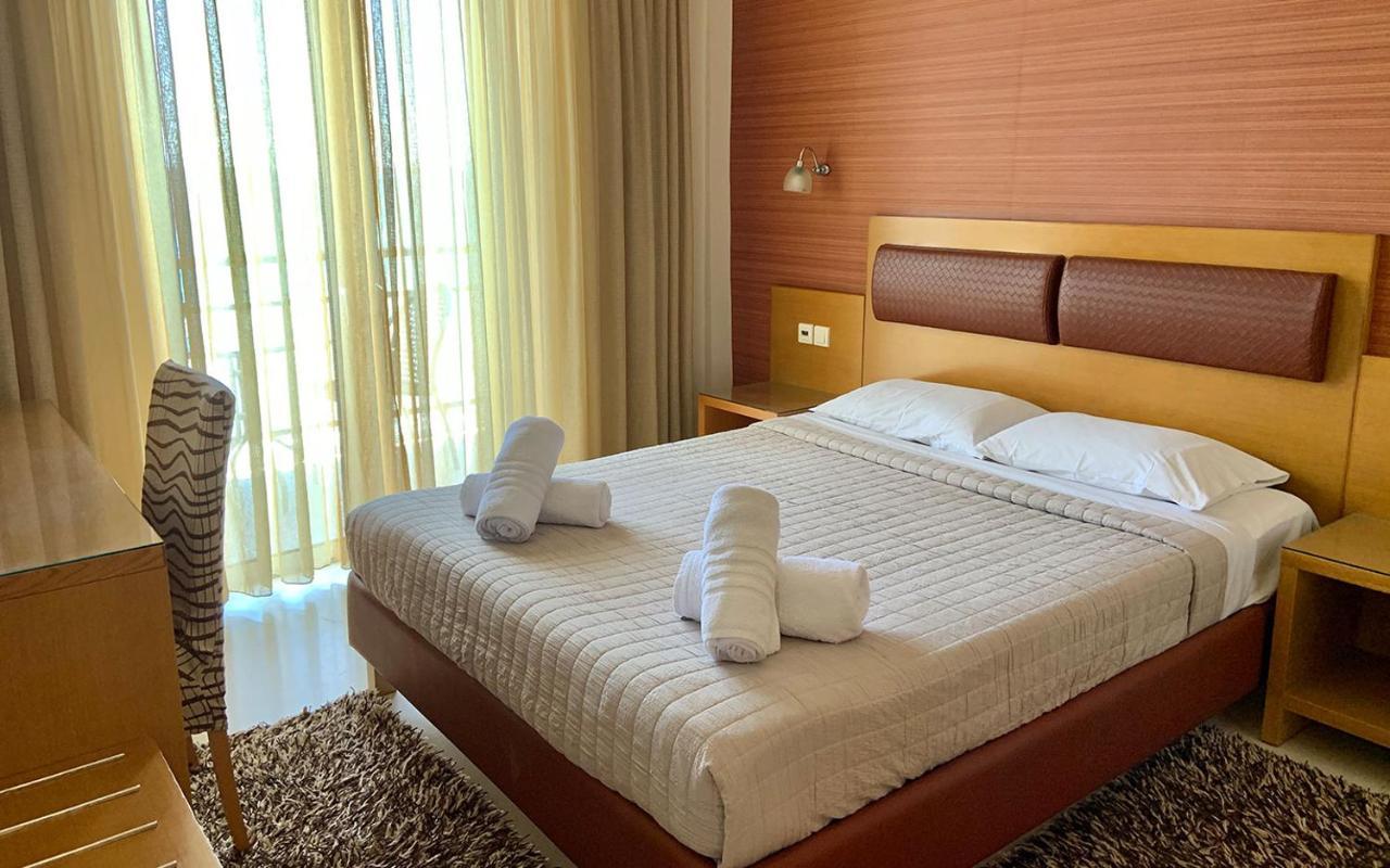 Hotel Flisvos 칼라마타 외부 사진
