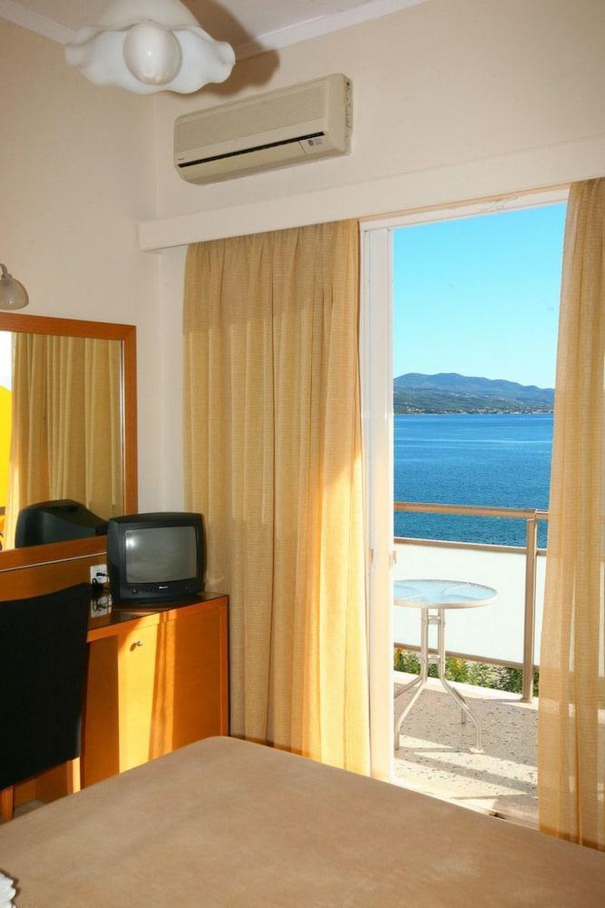 Hotel Flisvos 칼라마타 외부 사진